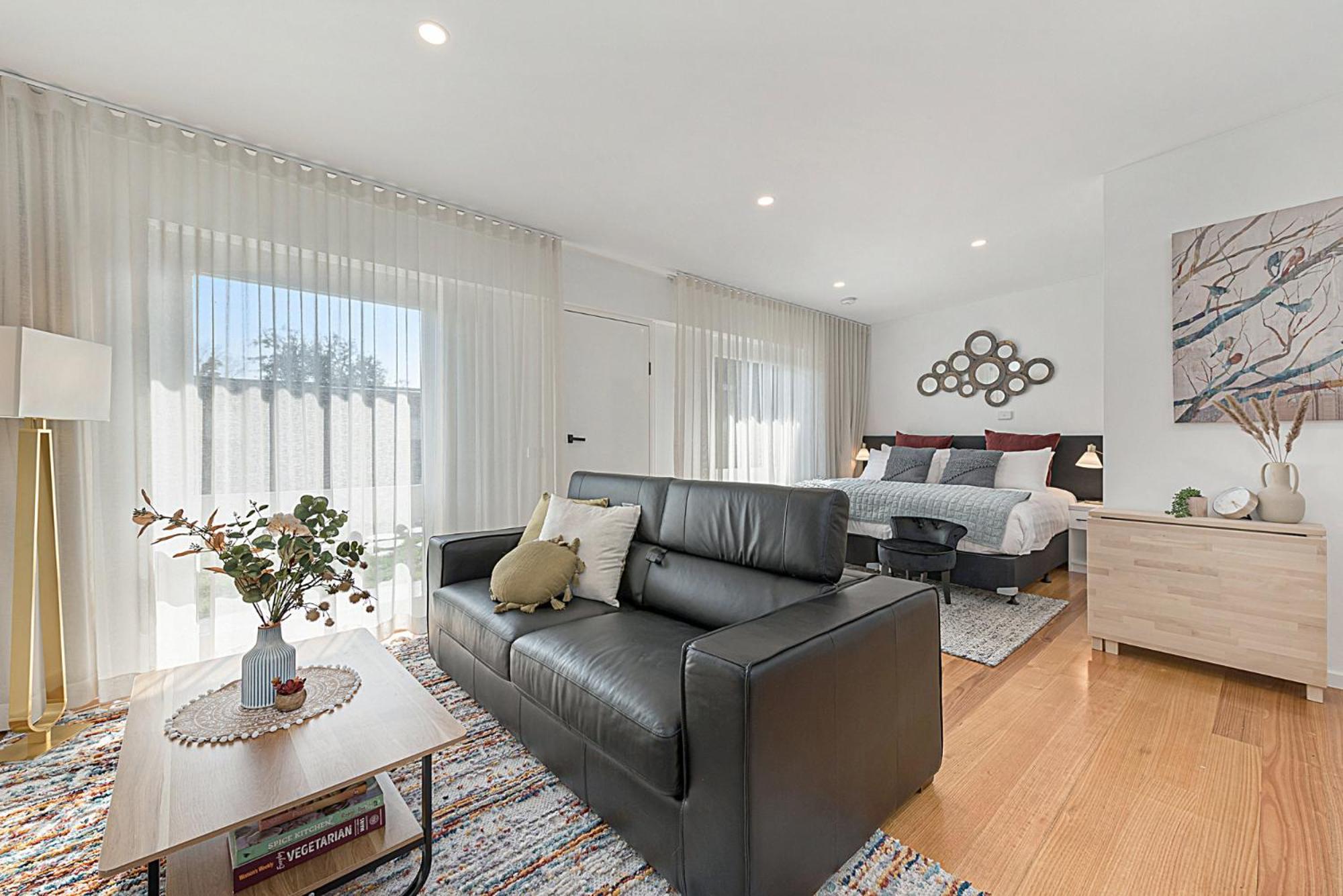 Comfy Studio With Shared Backyard Near Racecourse Carnegie Екстериор снимка
